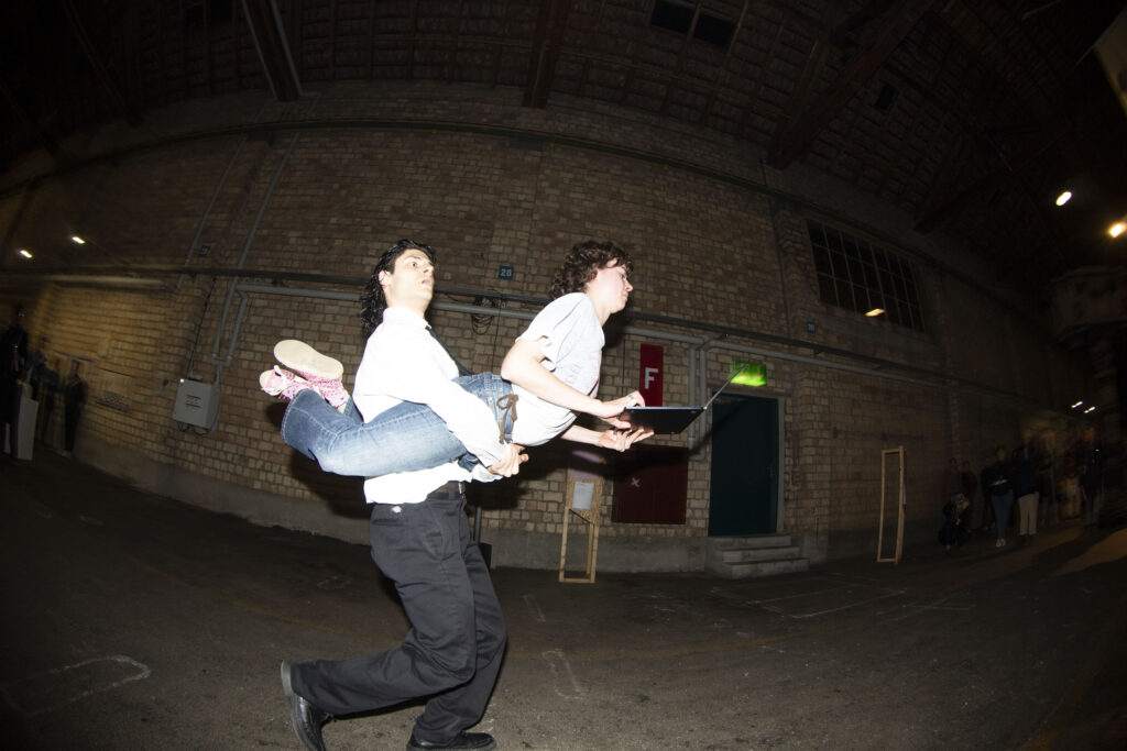 Laptop Peace IMG 5221 1024x683